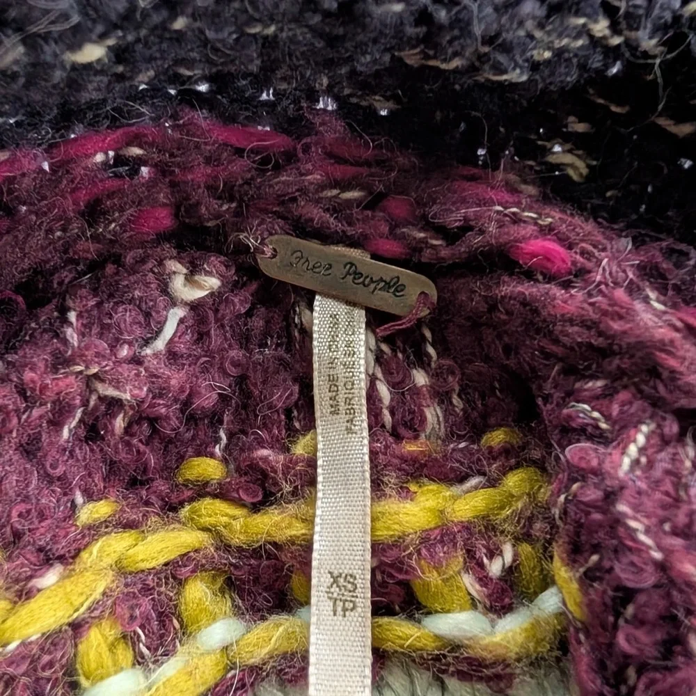 Free People  She’s All That Knitted Sweater  XS